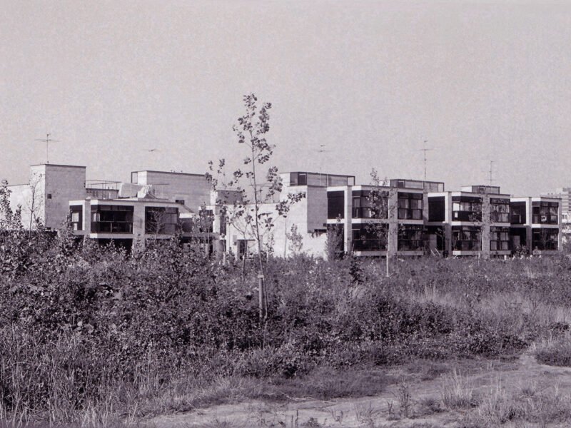 Diagoon Housing